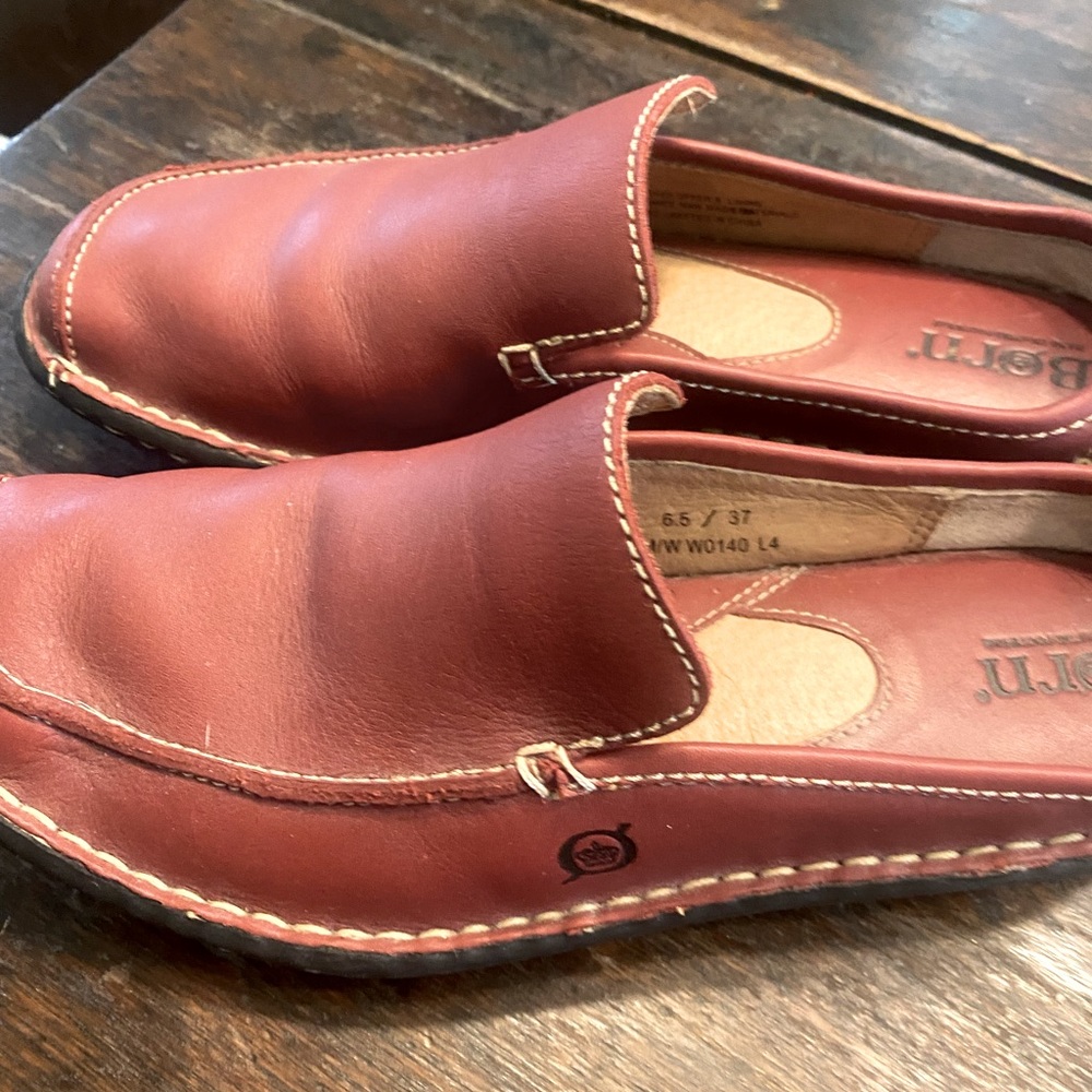 New BORN slip on mule loader, chic dark red, comfort + old- money preppy vibe.